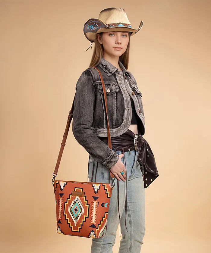 Wrangler Aztec Print Shoulder Bag in BR
