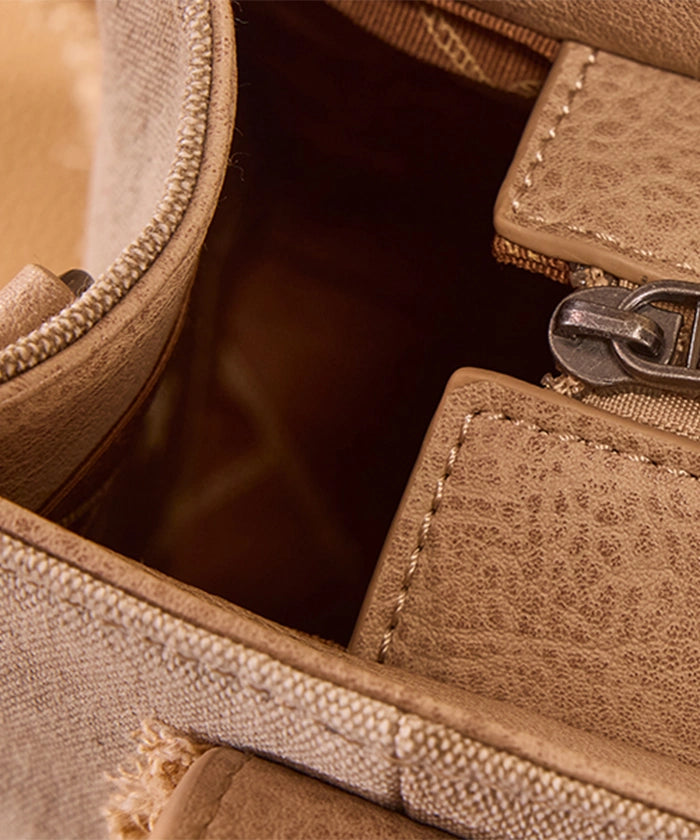 Wrangler canvas tote bag in TN — Rugged canvas with frayed edge and embossed logo