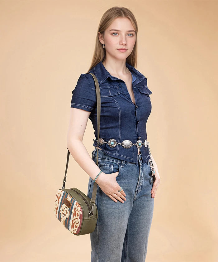 Wrangler canvas crossbody bag in GN