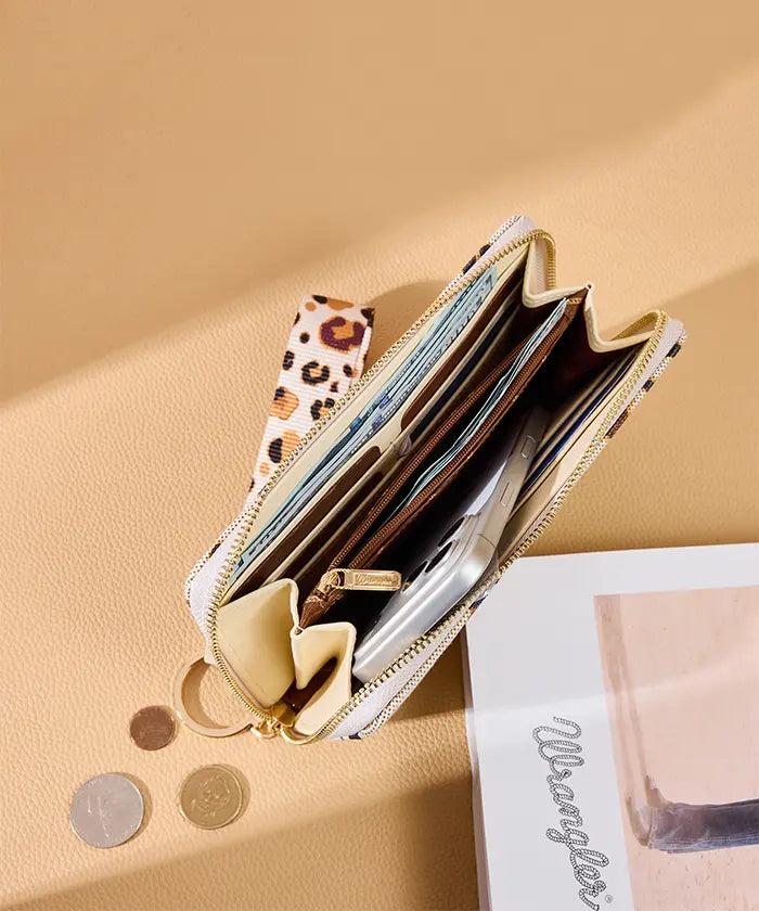 Wrangler Leopard Print Wallet in BG