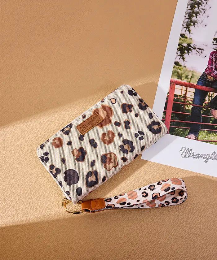Wrangler Leopard Print Wallet in BR