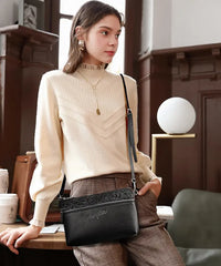 Wrangler floral crossbody purse in BK