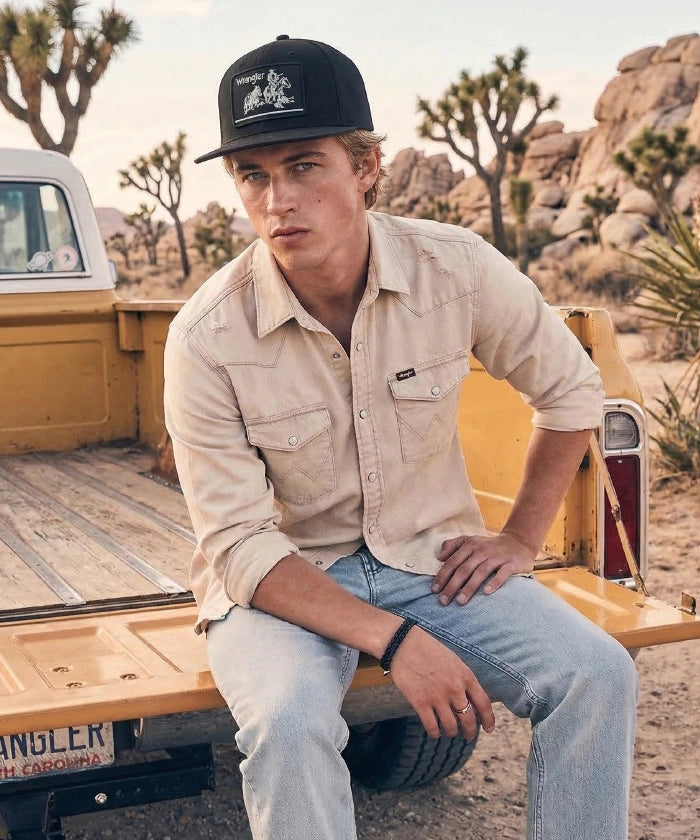 Wrangler Heritage Cowboy Patch Snapback Hat in Black
Wrangler Minimalist Logo Snapback Hat in White