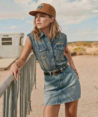 Wrangler Aztec Bull Skull Embroidery Snapback Hat in Brown
Wrangler 3D Script Logo Snapback Hat in Black