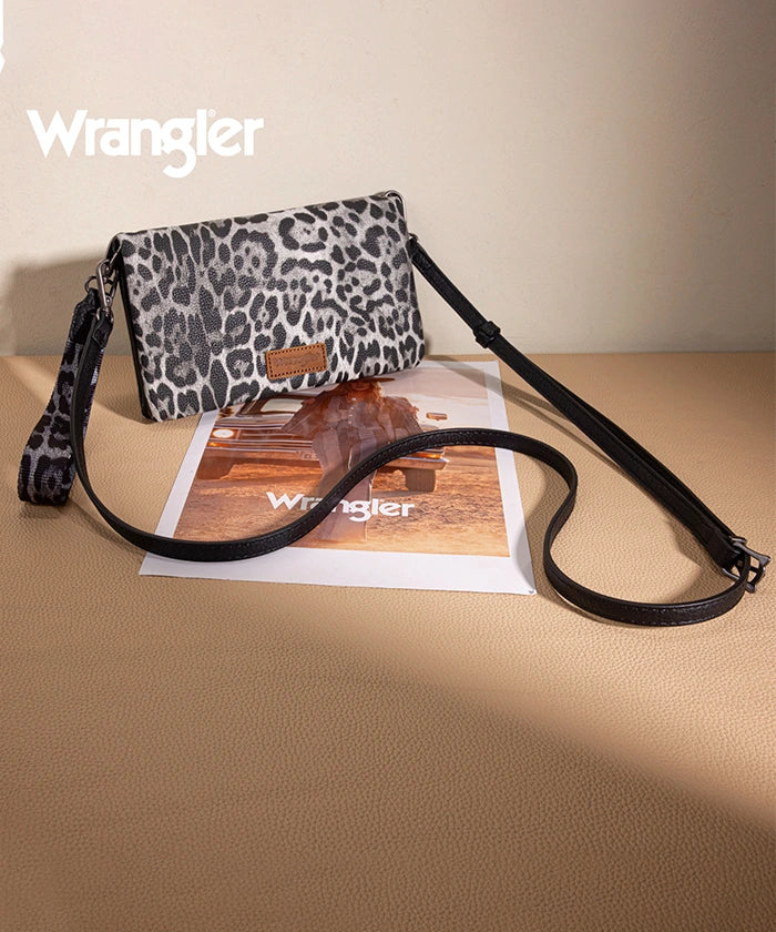 Wrangler Leather Printed Wristlet Leopard Black