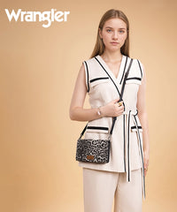 Wrangler Leather Printed Wristlet Leopard Black