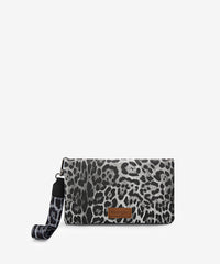 Wrangler Leather Printed Wristlet Leopard Black