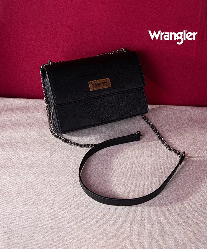 Wrangler Full-Grain Leather Flap Crossbody in black