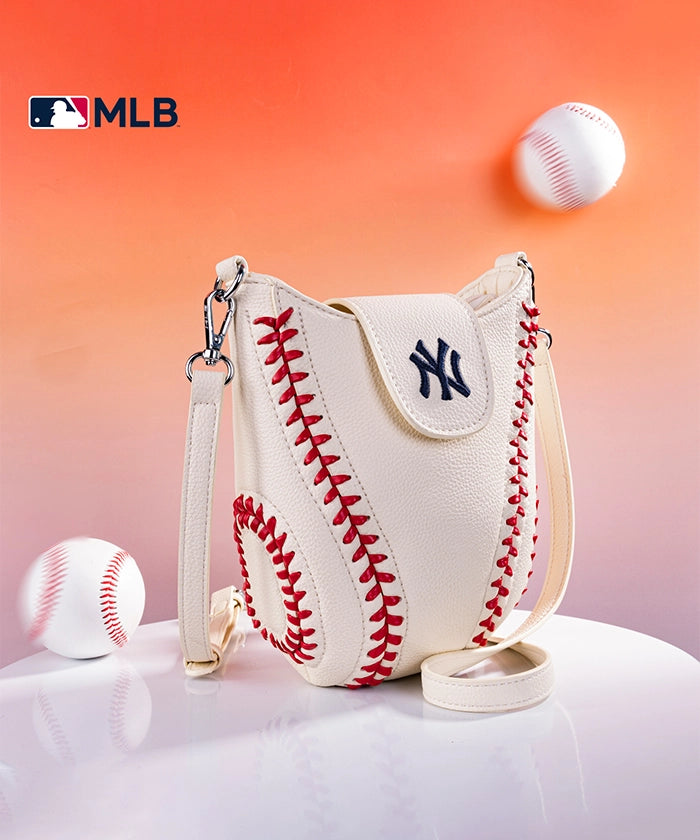 MLB New York Yankees Leather Crossbody Bag