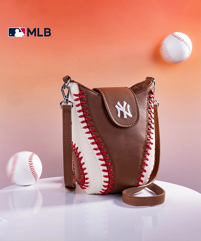 MLB New York Yankees Leather Crossbody Bag