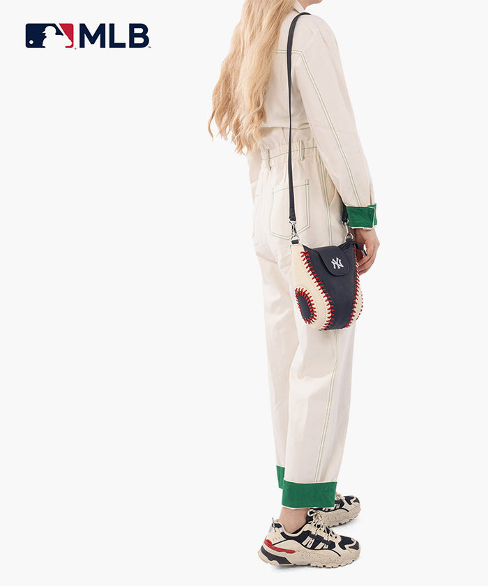 MLB New York Yankees Leather Crossbody Bag