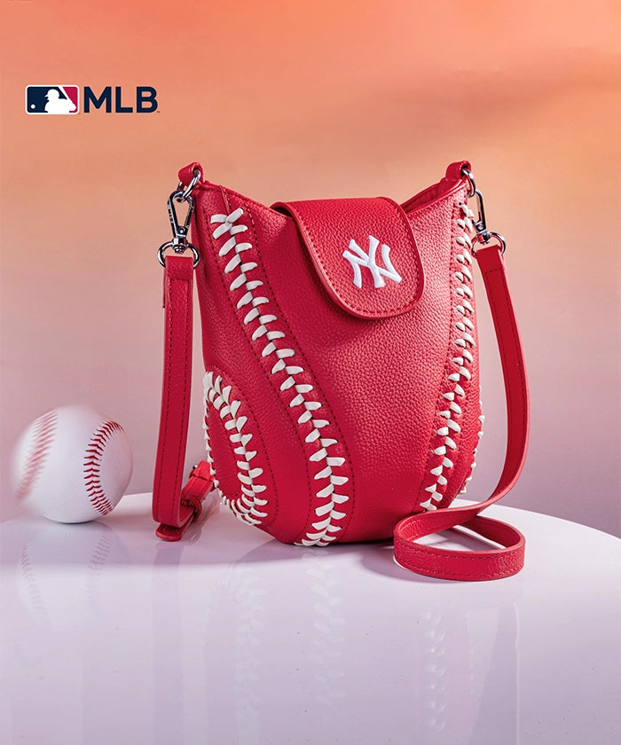 MLB New York Yankees Leather Crossbody Bag