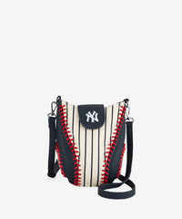 MLB New York Yankees Leather Crossbody Bag