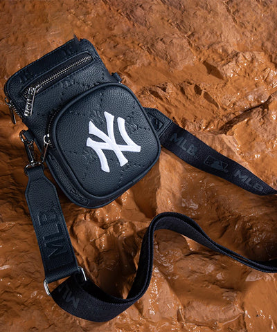 MLB New York Yankees Mini Crossbody Purse Navy