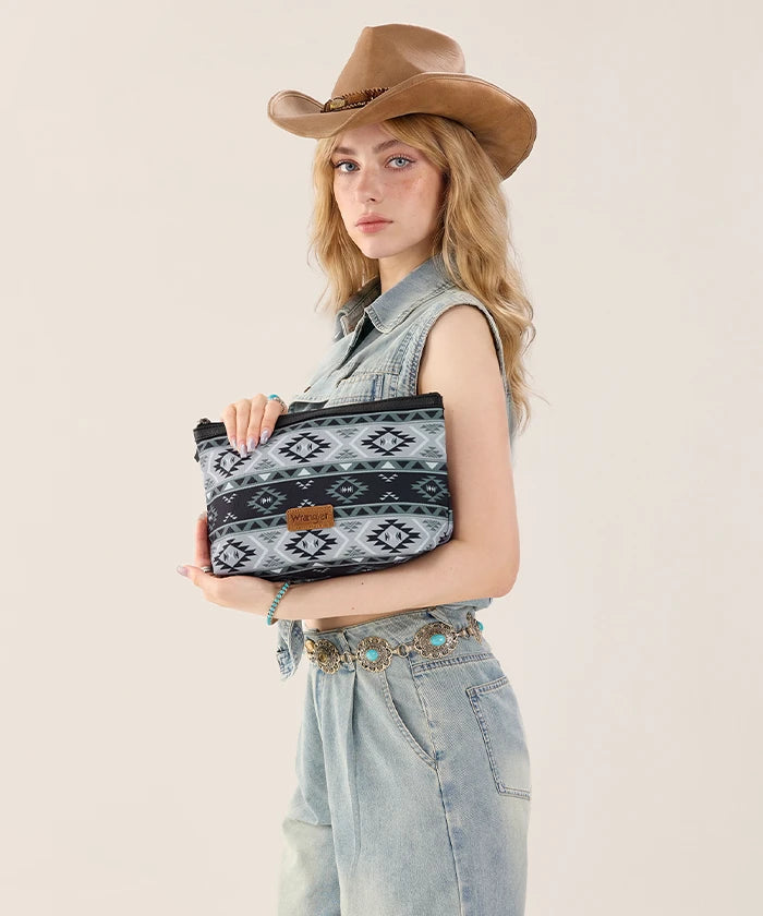 Wrangler Aztec Makeup Bag in BK