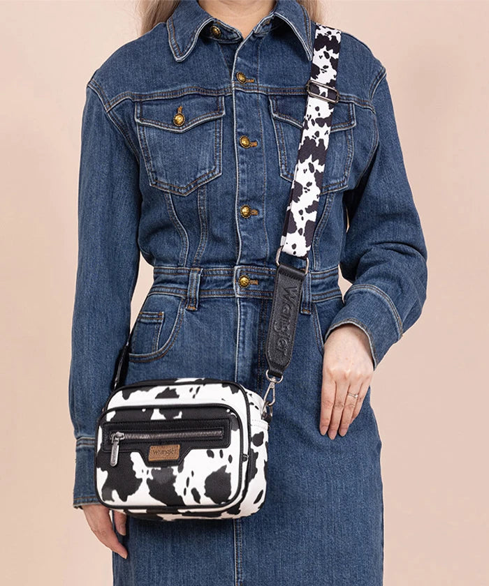 wrangler crossbody bag in CBK