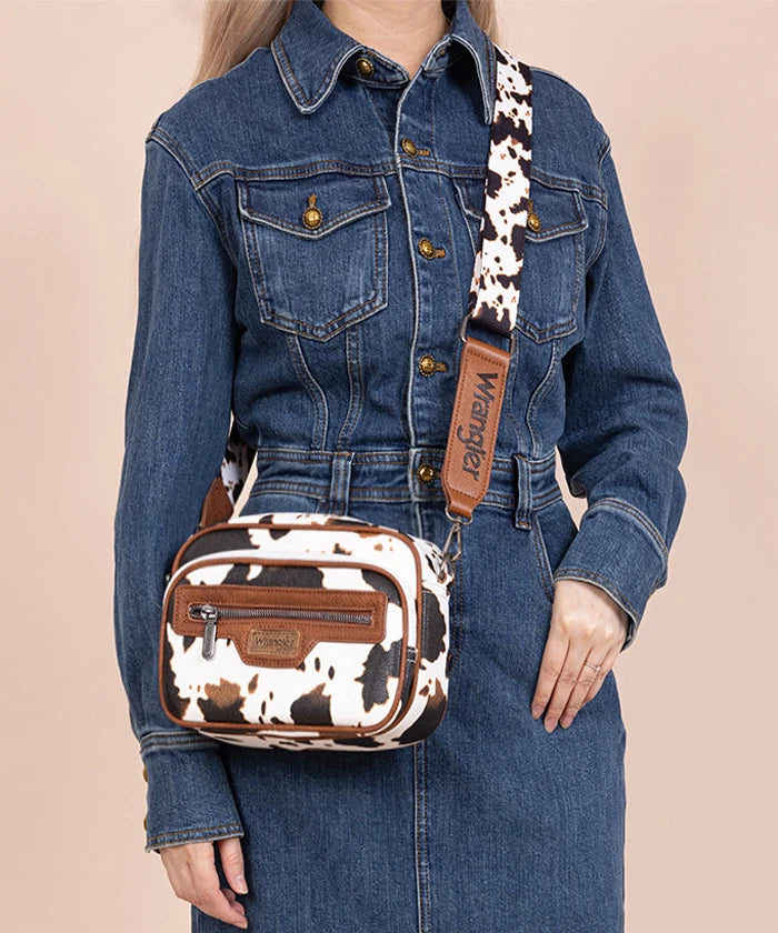 wrangler crossbody bag in CBR