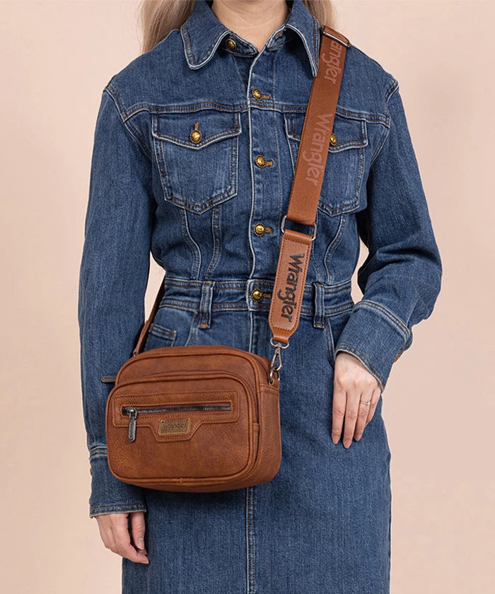 wrangler crossbody bag in DBR