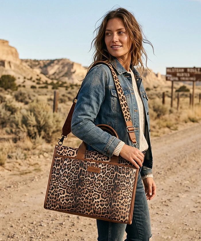 Wrangler laptop tote bag  for women in COW-BROWN