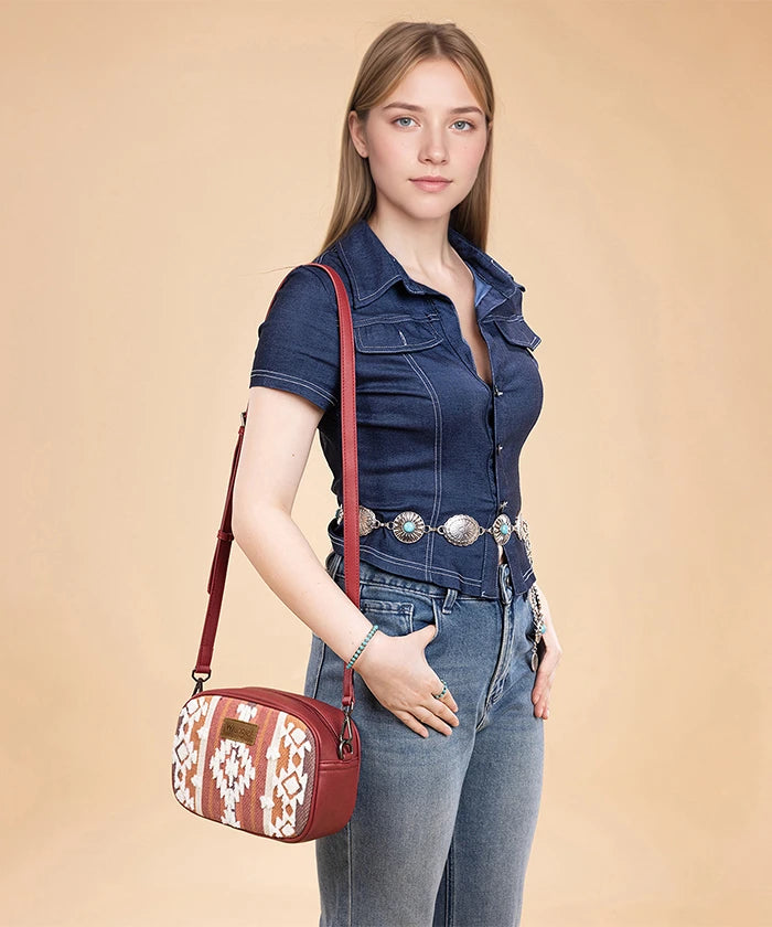 Wrangler canvas crossbody bag in BDY