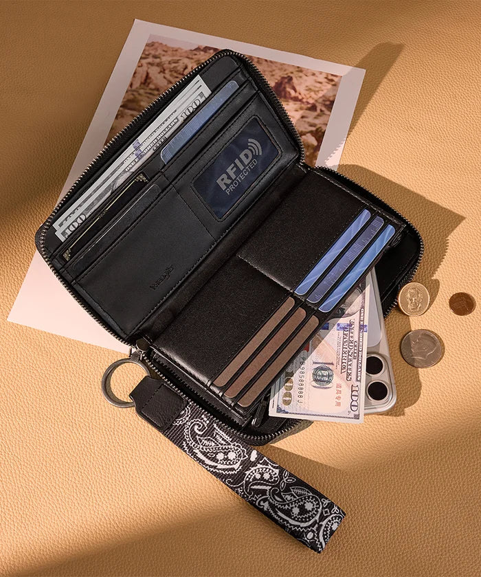 Wrangler western paisley wristlet in BK 