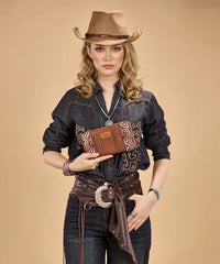 Wrangler western paisley wristlet in BR