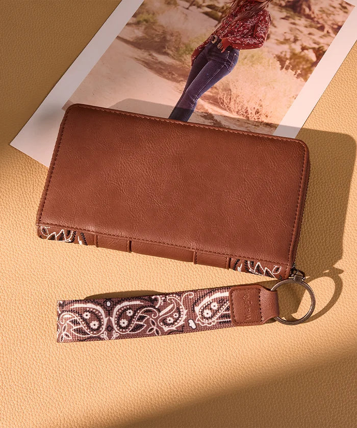 Wrangler western paisley wristlet in BR