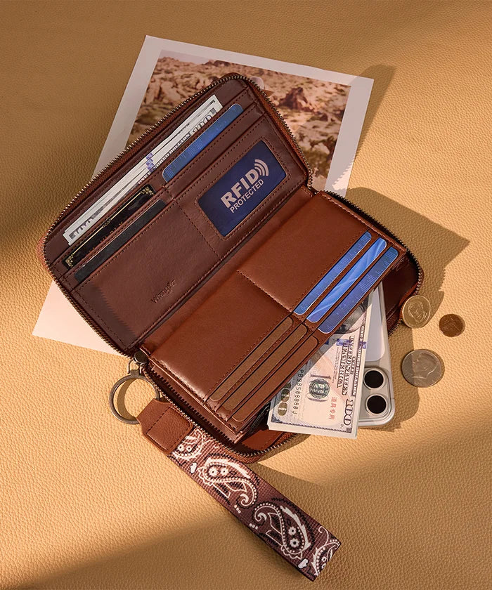 Wrangler western paisley wristlet in BR
