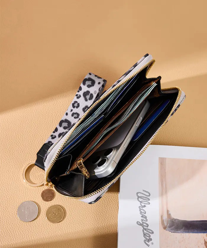 Wrangler Leopard Print Wallet in BK