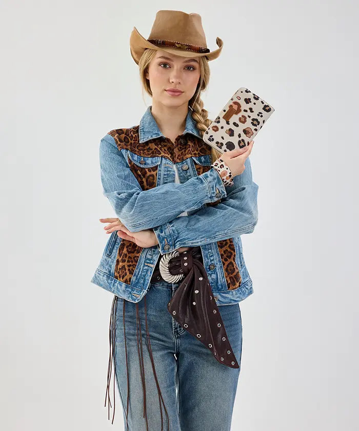 Wrangler Leopard Print Wallet in BR