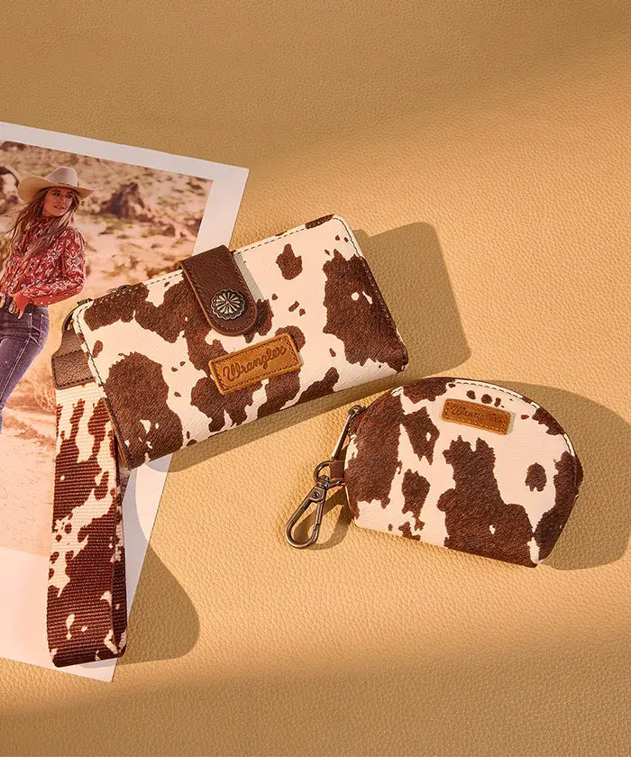Wrangler cow-print dual pouch wristlet in CF