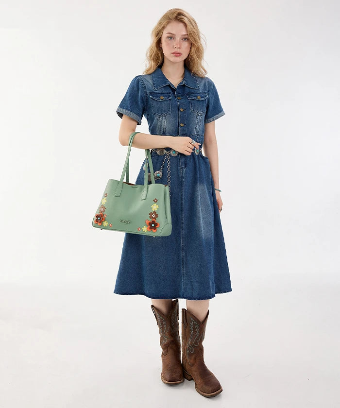 Wrangler 3D Floral Appliqués Tote Bag in GN
