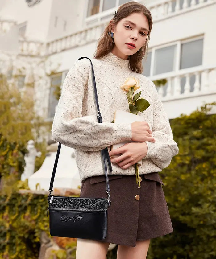 Wrangler floral crossbody purse in BK