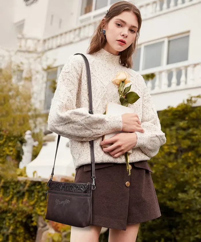 Wrangler floral crossbody purse in CF