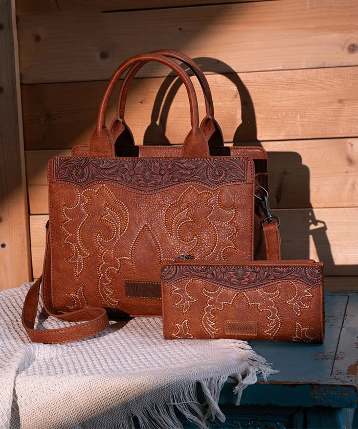 Wrangler_Boot_Scroll_Crossbody_Purse_Set