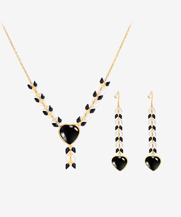 Wrangler Demeter’s Heart Necklace and Earrings Set Black