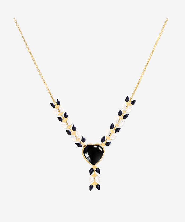 Wrangler Demeter’s Heart Onyx Necklace Black