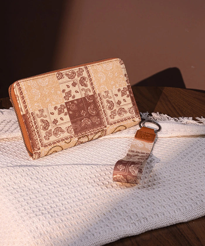 Wrangler_Paisley_Printed_Wristlet_Brown