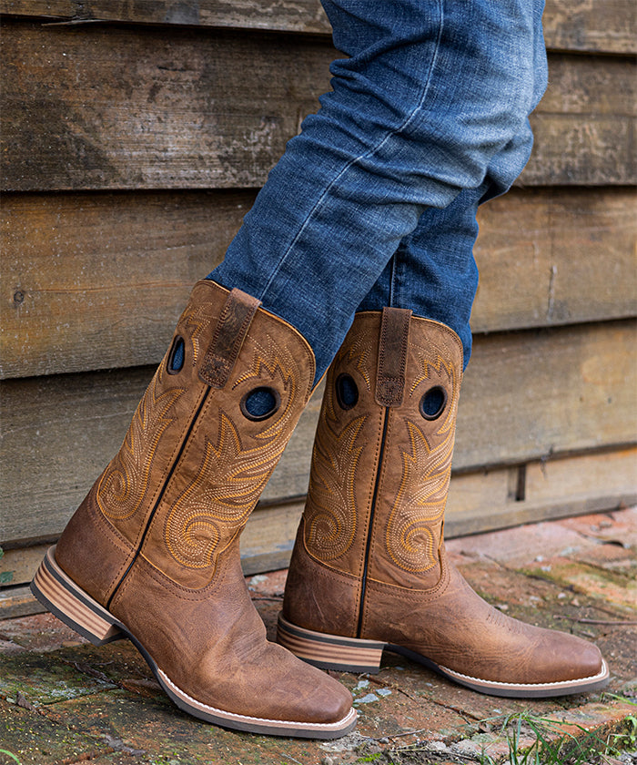 Men's Pull-On Distressed Leather Square Toe Western Boots