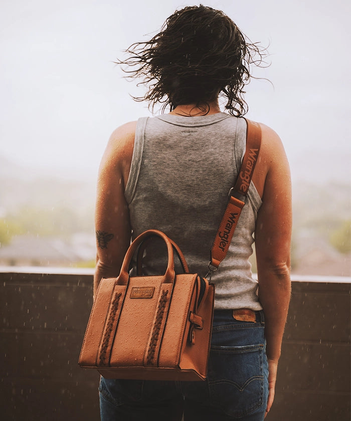 Wrangler Whipstitch Crossbody Purse-Country Glam Outfits