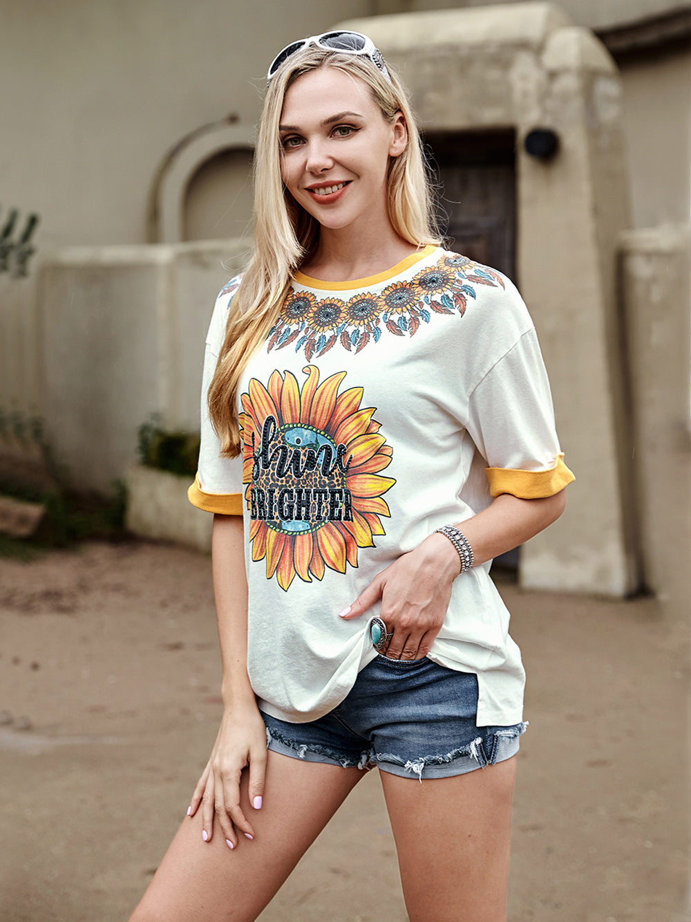 American Bling Sunflower With Rhinestones Women T-Shirt - Montana West World